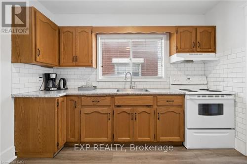 50 Walnut Street, Kitchener, ON - Indoor Photo Showing Kitchen