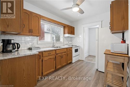 50 Walnut Street, Kitchener, ON - Indoor Photo Showing Kitchen