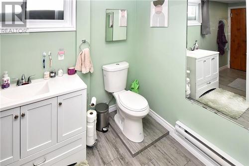 47 Second Ave, Coniston, ON - Indoor Photo Showing Bathroom