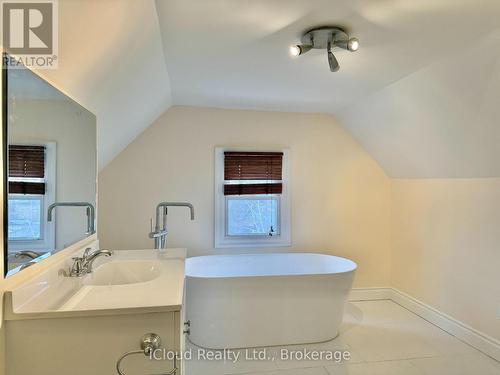 405 Upper Wentworth Street, Hamilton, ON 