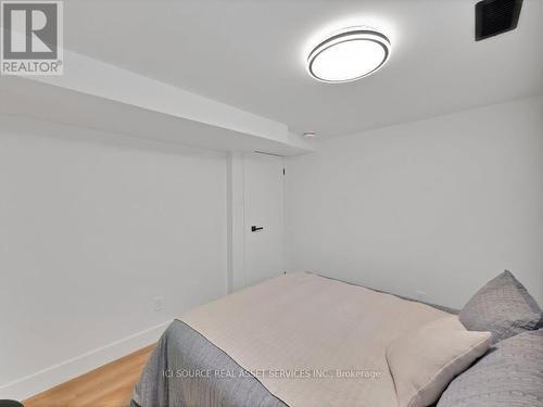 20 Hill Street, Hamilton, ON - Indoor Photo Showing Bedroom