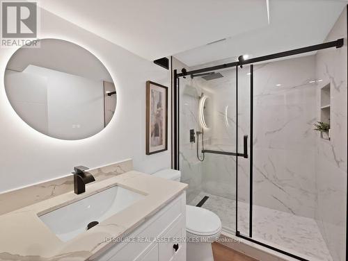 20 Hill Street, Hamilton, ON - Indoor Photo Showing Bathroom