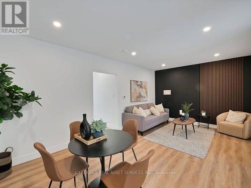 20 Hill Street, Hamilton, ON - Indoor Photo Showing Other Room