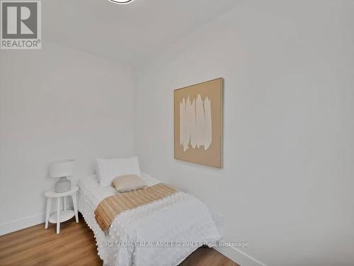 20 Hill Street, Hamilton, ON - Indoor Photo Showing Bedroom