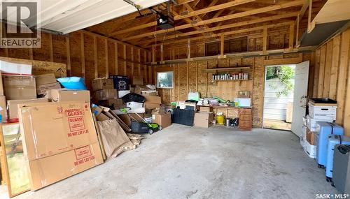 217 L Avenue N, Saskatoon, SK - Indoor Photo Showing Garage