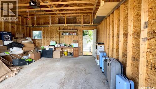 217 L Avenue N, Saskatoon, SK - Indoor Photo Showing Garage