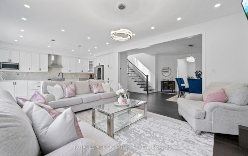 474 Violet Gate, Milton, ON - Indoor Photo Showing Living Room