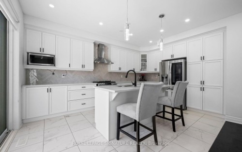 474 Violet Gate, Milton, ON - Indoor Photo Showing Kitchen With Upgraded Kitchen