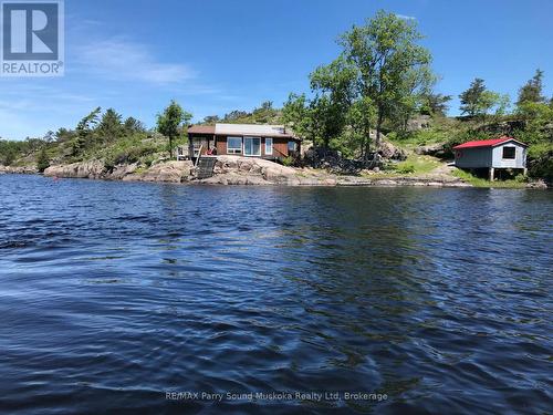 0 PICKEREL RIVER  Parry Sound Remote Area (Mowat), ON P0G 1J0