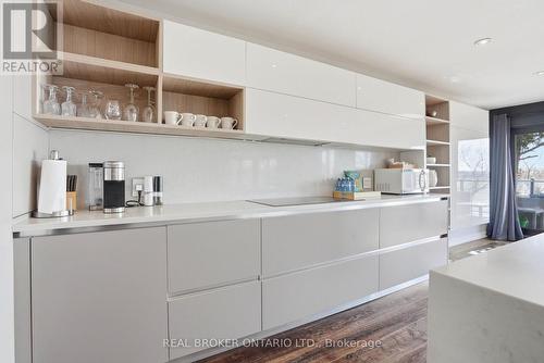 868 Danforth Place, Burlington, ON - Indoor