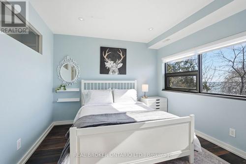 868 Danforth Place, Burlington, ON - Indoor Photo Showing Bedroom