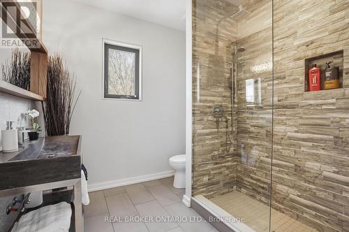 868 Danforth Place, Burlington, ON - Indoor Photo Showing Bathroom