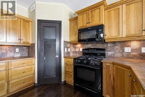 2451 Linner Bay, Regina, SK - Indoor Photo Showing Kitchen