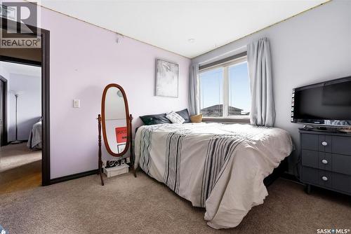 2451 Linner Bay, Regina, SK - Indoor Photo Showing Bedroom