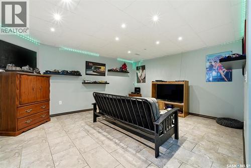 2451 Linner Bay, Regina, SK - Indoor