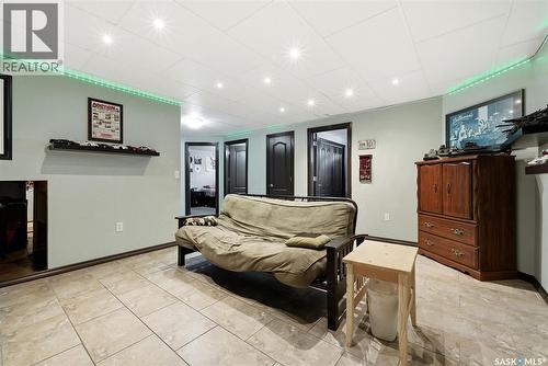 2451 Linner Bay, Regina, SK - Indoor