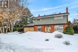 54 SELWYN PLACE W  Ottawa, ON K2K 1P2