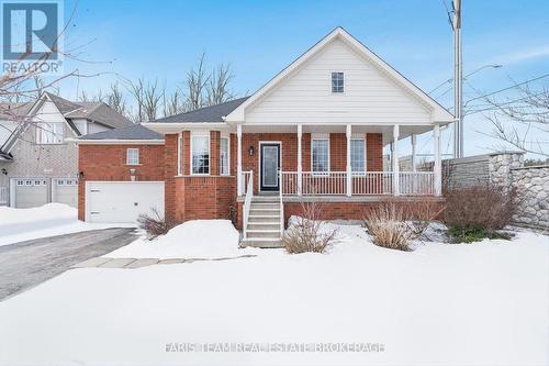 2 THRUSHWOOD DRIVE  Barrie, ON L4N 0Z1