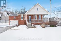 2 THRUSHWOOD DRIVE  Barrie, ON L4N 0Z1