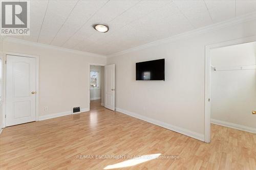 370 Paling Avenue, Hamilton, ON - Indoor Photo Showing Other Room
