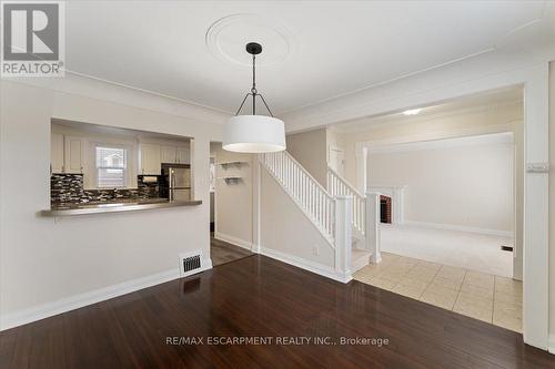 370 Paling Avenue, Hamilton, ON - Indoor Photo Showing Other Room
