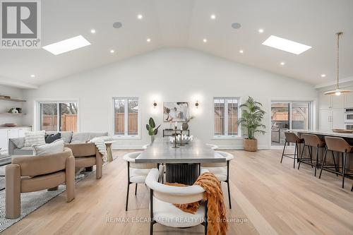 251 Glen Afton Drive, Burlington, ON - Indoor Photo Showing Living Room