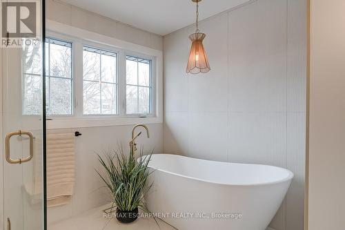 251 Glen Afton Drive, Burlington, ON - Indoor Photo Showing Bathroom
