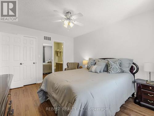 4057 Donnic Drive, Burlington, ON - Indoor Photo Showing Bedroom