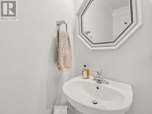 4057 Donnic Drive, Burlington, ON - Indoor Photo Showing Bathroom