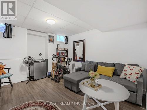 4057 Donnic Drive, Burlington, ON - Indoor