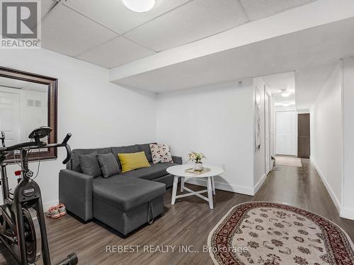 4057 Donnic Drive, Burlington, ON - Indoor