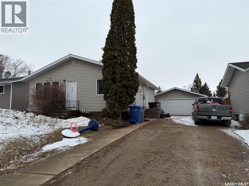 110 Hatton Avenue E, Melfort, SK - Outdoor