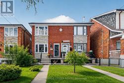 LOWER - 44 PRESCOTT AVENUE  Toronto, ON M6N 3G5