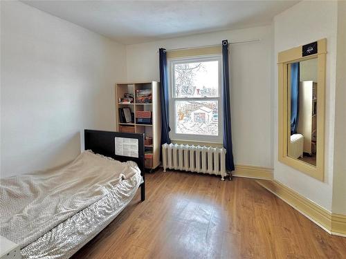 50 Purcell Avenue, Winnipeg, MB - Indoor Photo Showing Bedroom
