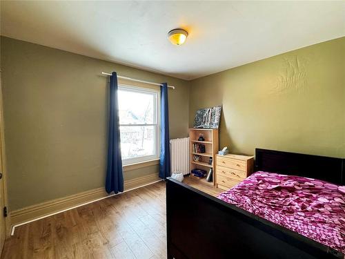 50 Purcell Avenue, Winnipeg, MB - Indoor Photo Showing Bedroom