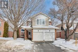 8 SADDLEBROOK STREET  Ottawa, ON K2G 5N6