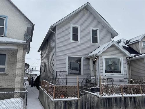 221 Heron Street  Thunder Bay, ON P7C 2M4