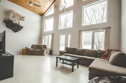 10 Douglas Dr, Alexander, MB 