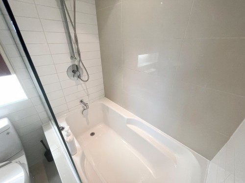 Bathroom - 562-1414 Rue Chomedey, Montréal (Ville-Marie), QC - Indoor Photo Showing Bathroom