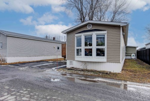 19-925 Rue des Des Carrières  Saint-Jean-Sur-Richelieu, QC J3B 2P1