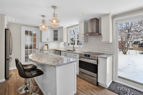 Cuisine - 1745 Rue Socrate, Brossard, QC - Indoor Photo Showing Kitchen With Upgraded Kitchen