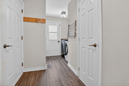 Salle de lavage - 1745 Rue Socrate, Brossard, QC - Indoor