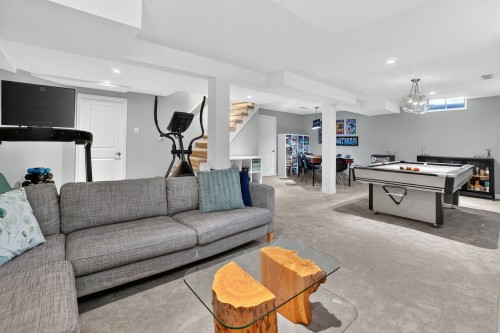 Salle familiale - 1745 Rue Socrate, Brossard, QC - Indoor