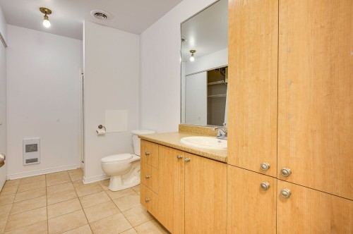 Salle de bains - 11397 Rue Maisonneuve, Mirabel, QC - Indoor Photo Showing Bathroom