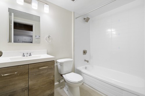 Bathroom - 27 Boul. De Lucerne, Gatineau (Aylmer), QC - Indoor Photo Showing Bathroom