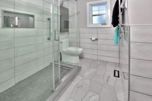 Salle de bains - 693 Rue Victoria, Baie-D'Urfé, QC - Indoor Photo Showing Bathroom