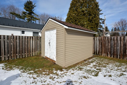 Remise - 693 Rue Victoria, Baie-D'Urfé, QC - Outdoor