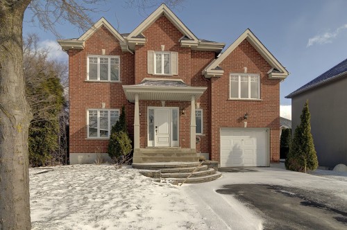 Front of Structure - 8 Rue De La Seine, Candiac, QC - Outdoor With Facade