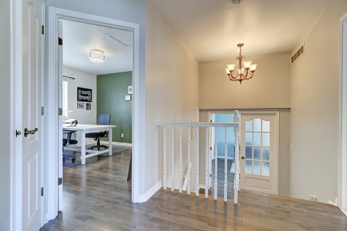 Staircase - 8 Rue De La Seine, Candiac, QC - Indoor Photo Showing Other Room