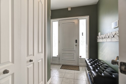 Mud Room - 8 Rue De La Seine, Candiac, QC - Indoor Photo Showing Other Room